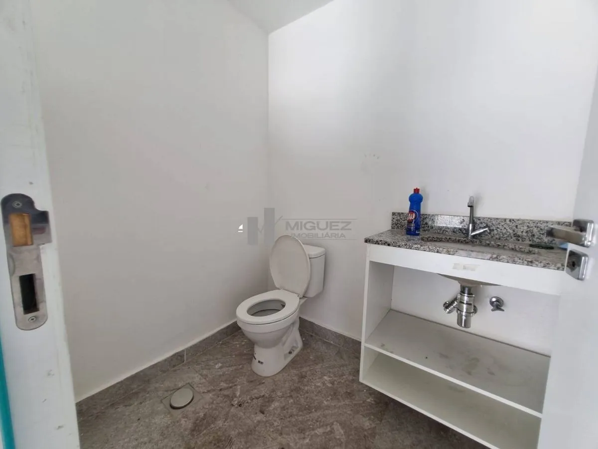Unfurnished rental house with 1 bedroom and 6 baths 401 m² — photo 53