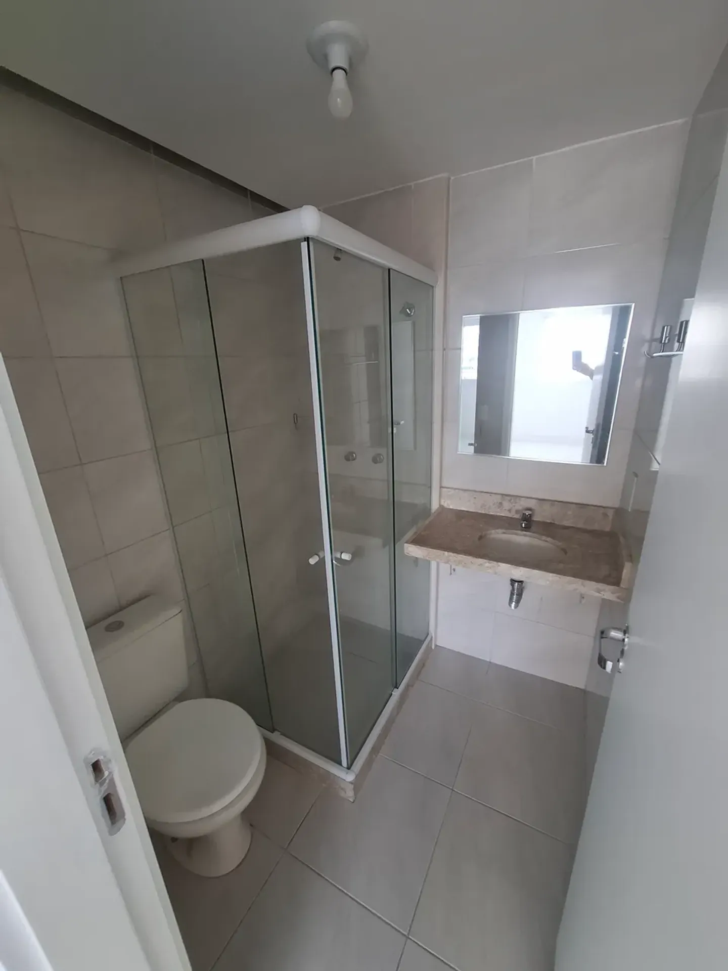 Apartamento de 3 dormitorios con balcón acristalado 77 m² — photo 23