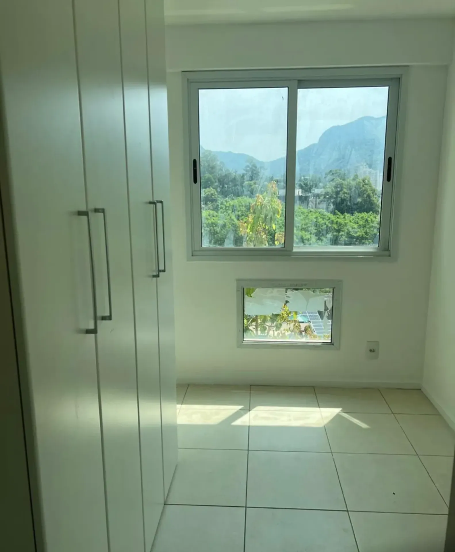 Mountain view in a 2-bedroom apartment, 48 m² — photo 11