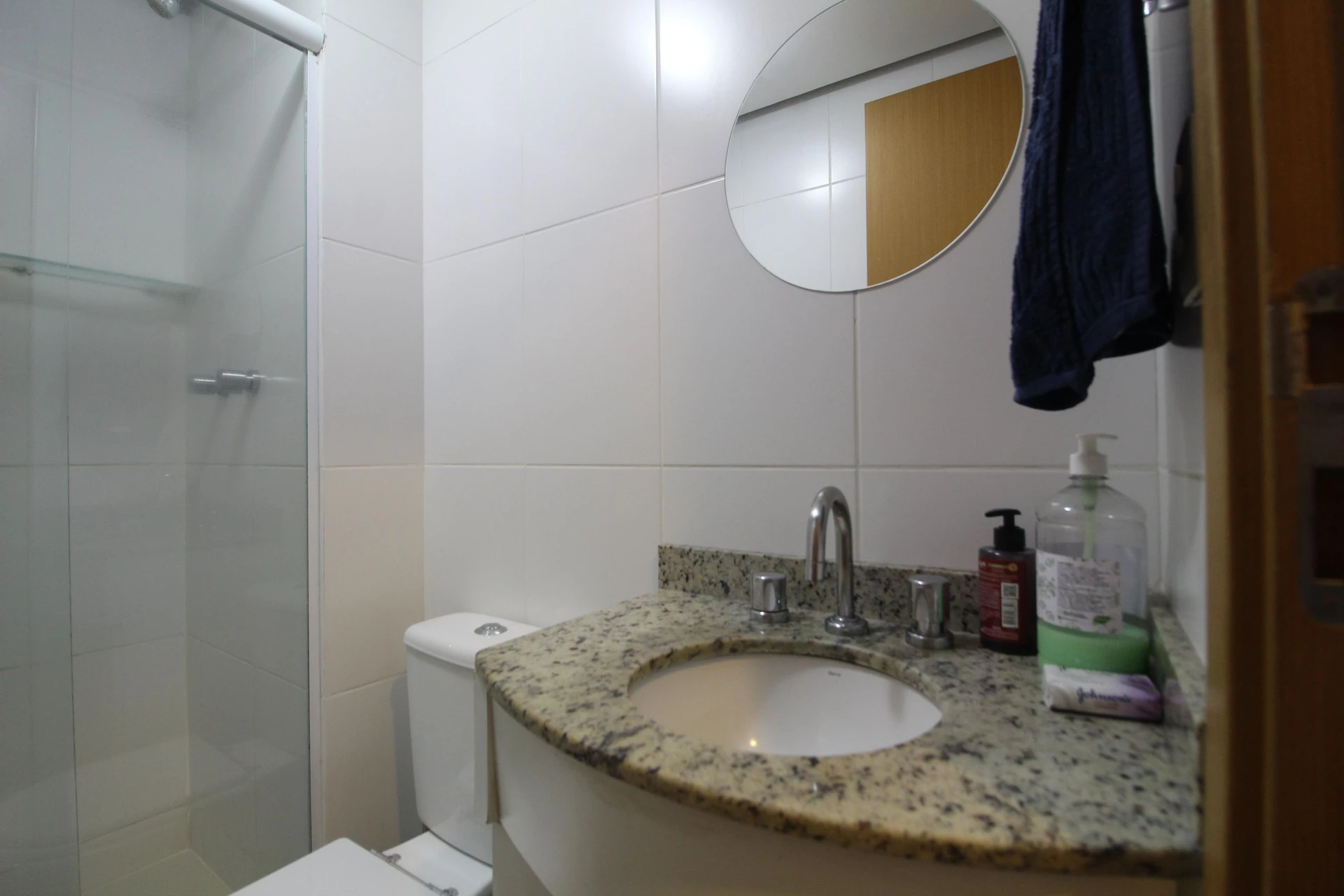 Glass-enclosed balcony in a 3-bedroom apartment, 77 m² — photo 51