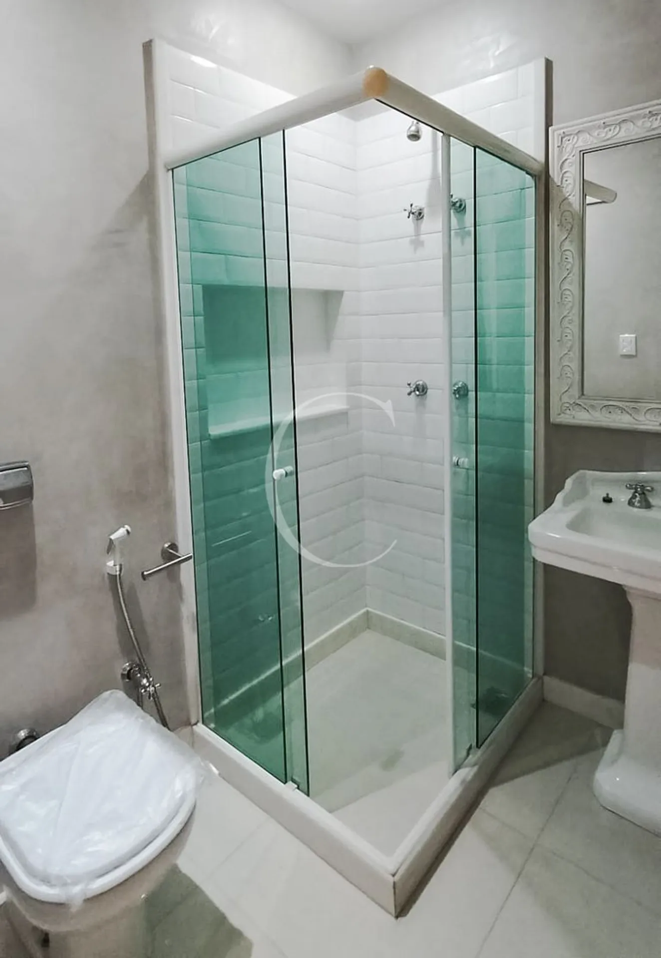 Unfurnished 180 m² apartment with 4 en-suite bedrooms — photo 20