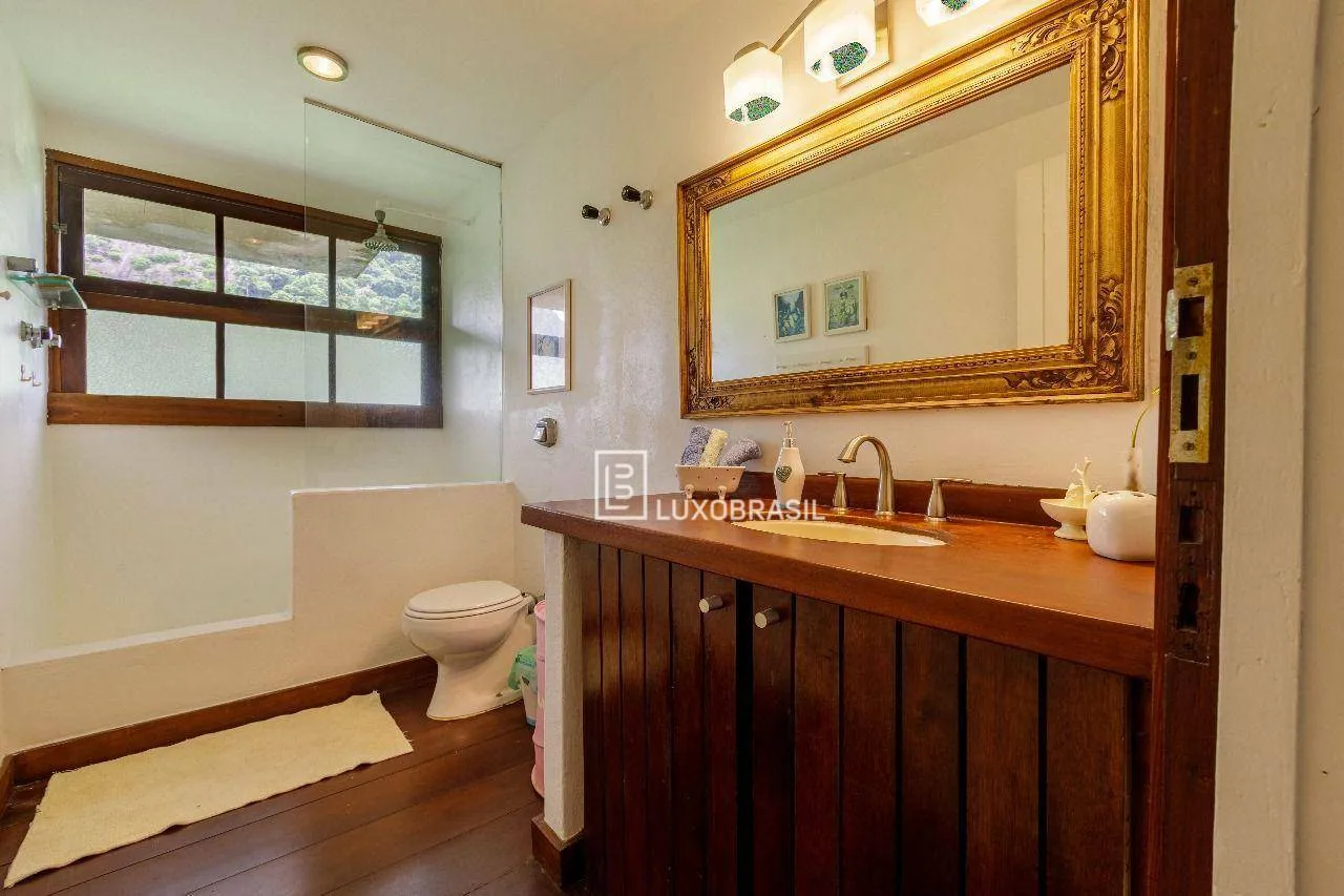 Triplex house with 4 bedrooms and 5 bathrooms with balcony — photo 9