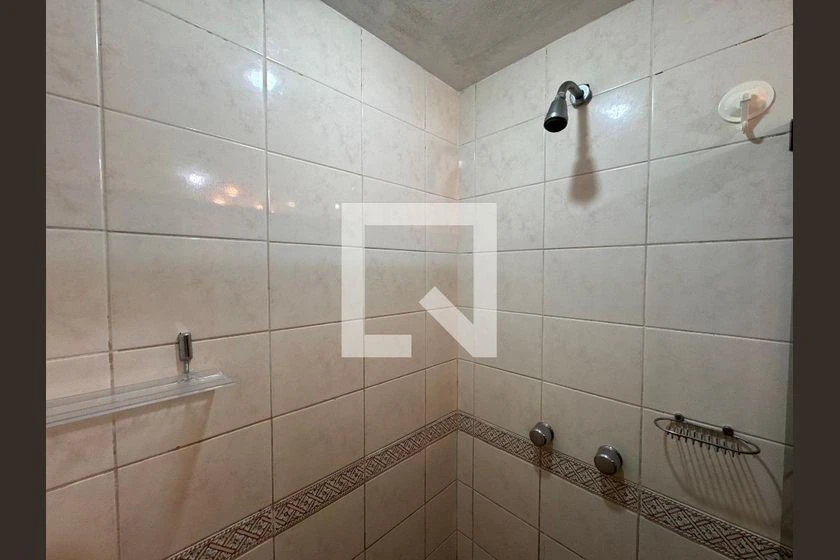 Furnished apartment with a built-in balcony grill and 4 bedrooms — photo 48