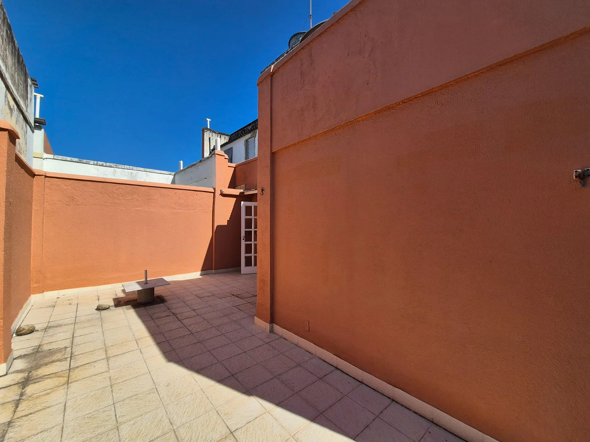 Rental apartment with 2 bedrooms and a balcony — photo 42