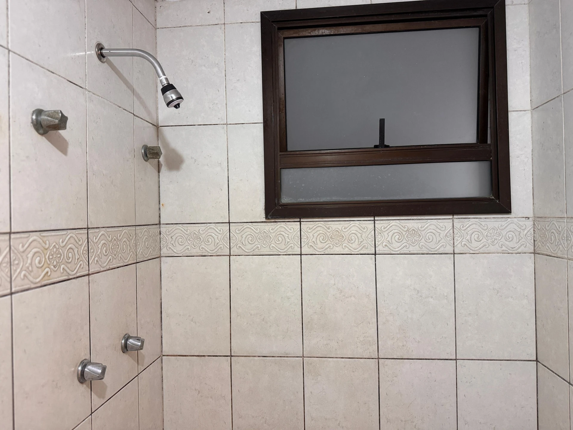 One-bedroom apartment in a building with a sauna — photo 14