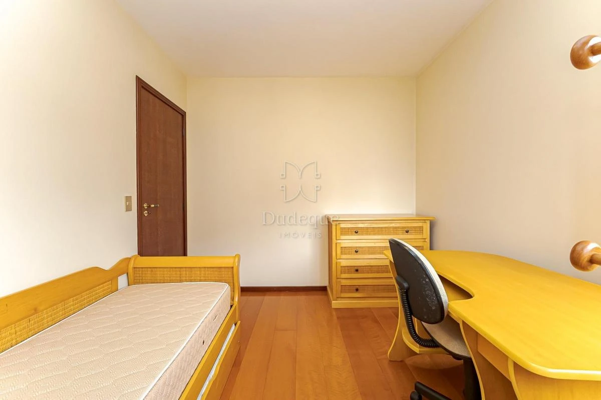 2-bedroom apartment with a home office — photo 19