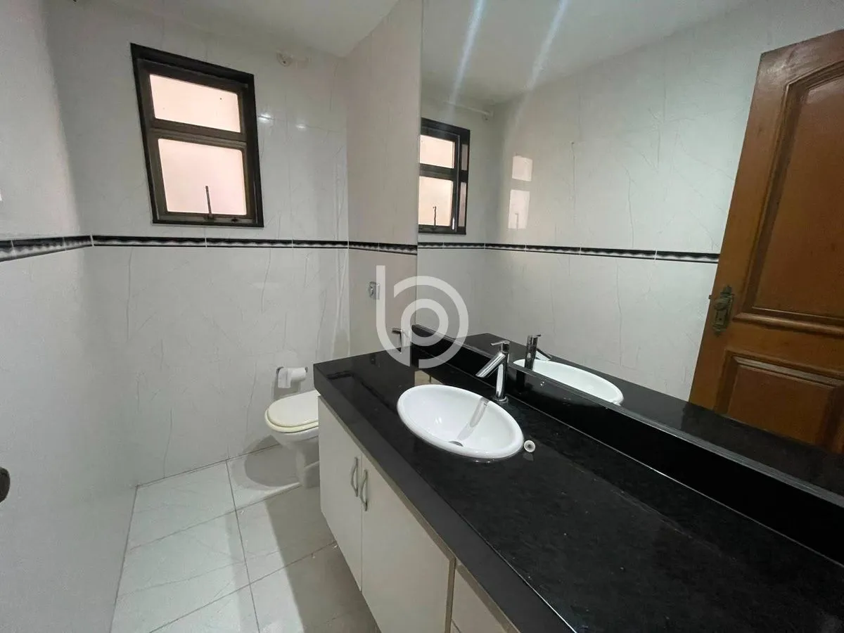 Rental apartment with 4 bedrooms and 4 bathrooms — photo 27