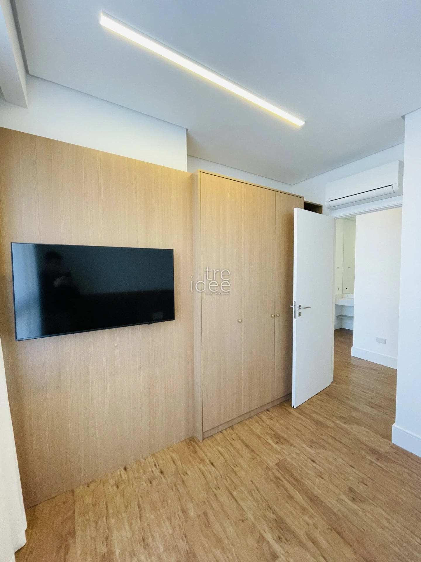 2-bedroom apartment with a washing machine — photo 21