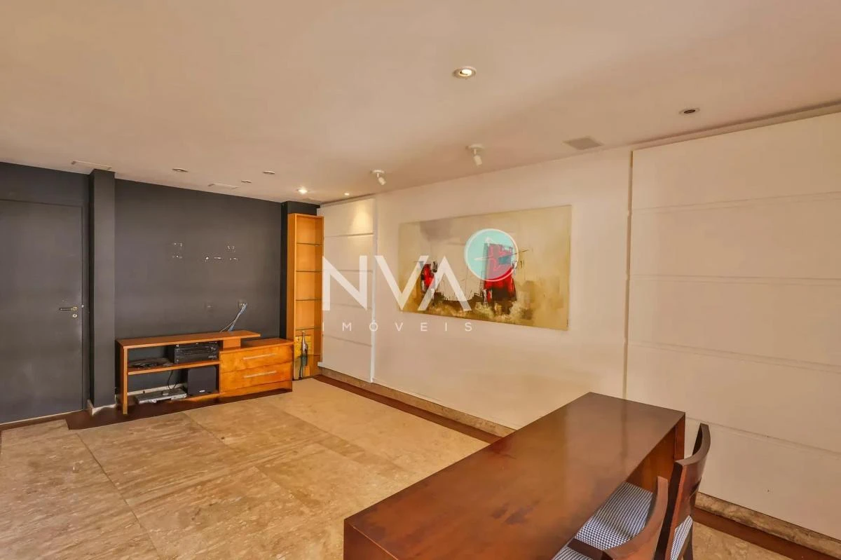 Apartment with balcony, 3 bedrooms and 4 bathrooms — photo 12