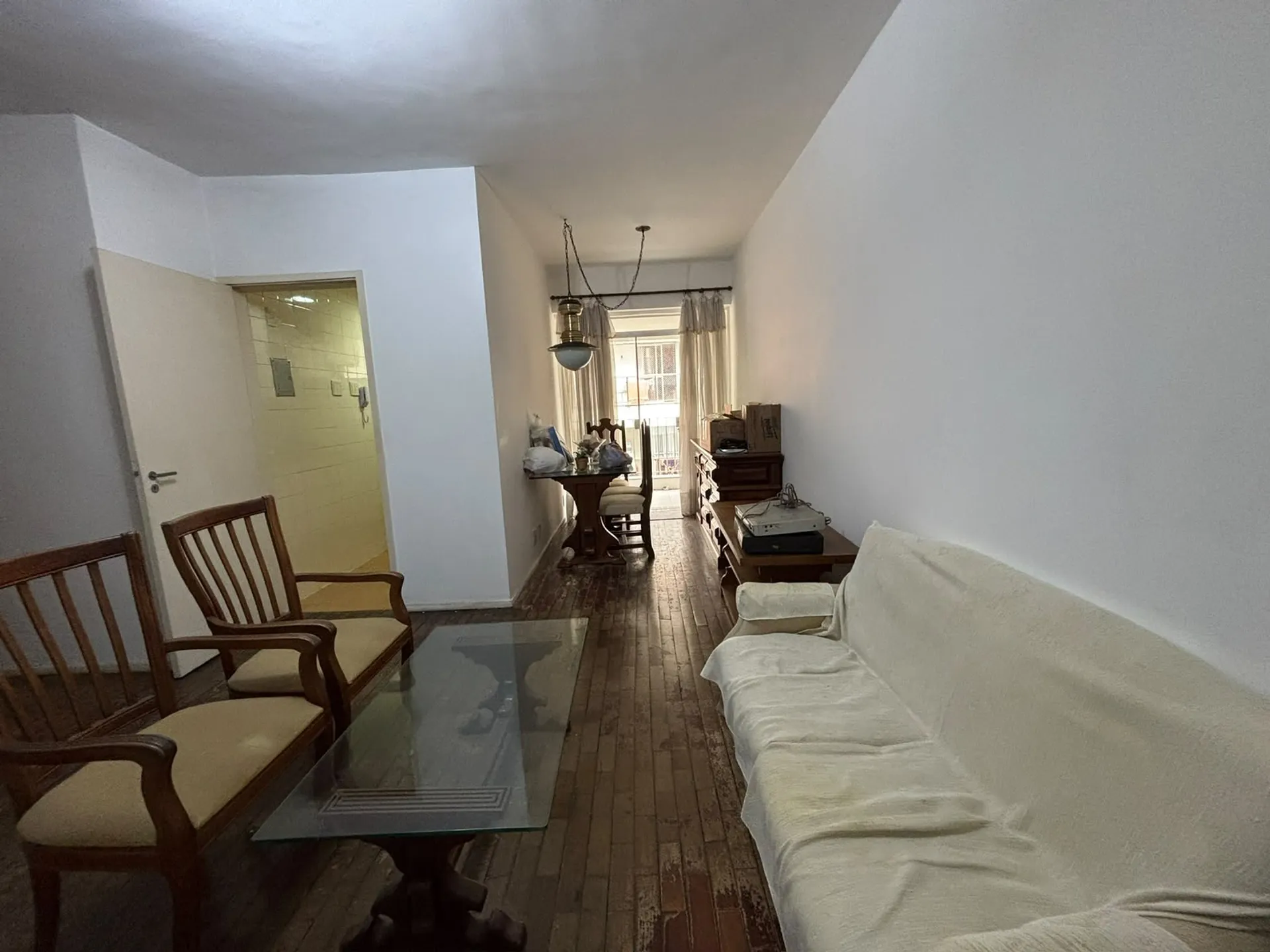 One-bedroom apartment with a mountain view — photo 12