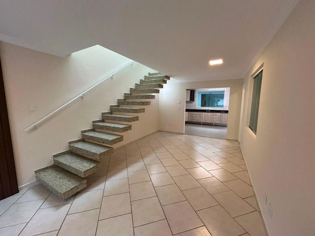 Unfurnished house with gas kitchen and 2 parking spaces — photo 5