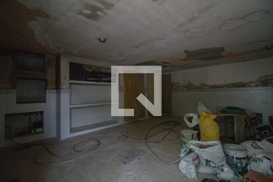 Casa com 4 quartos e 6 banheiros, com cozinha independente — photo 10