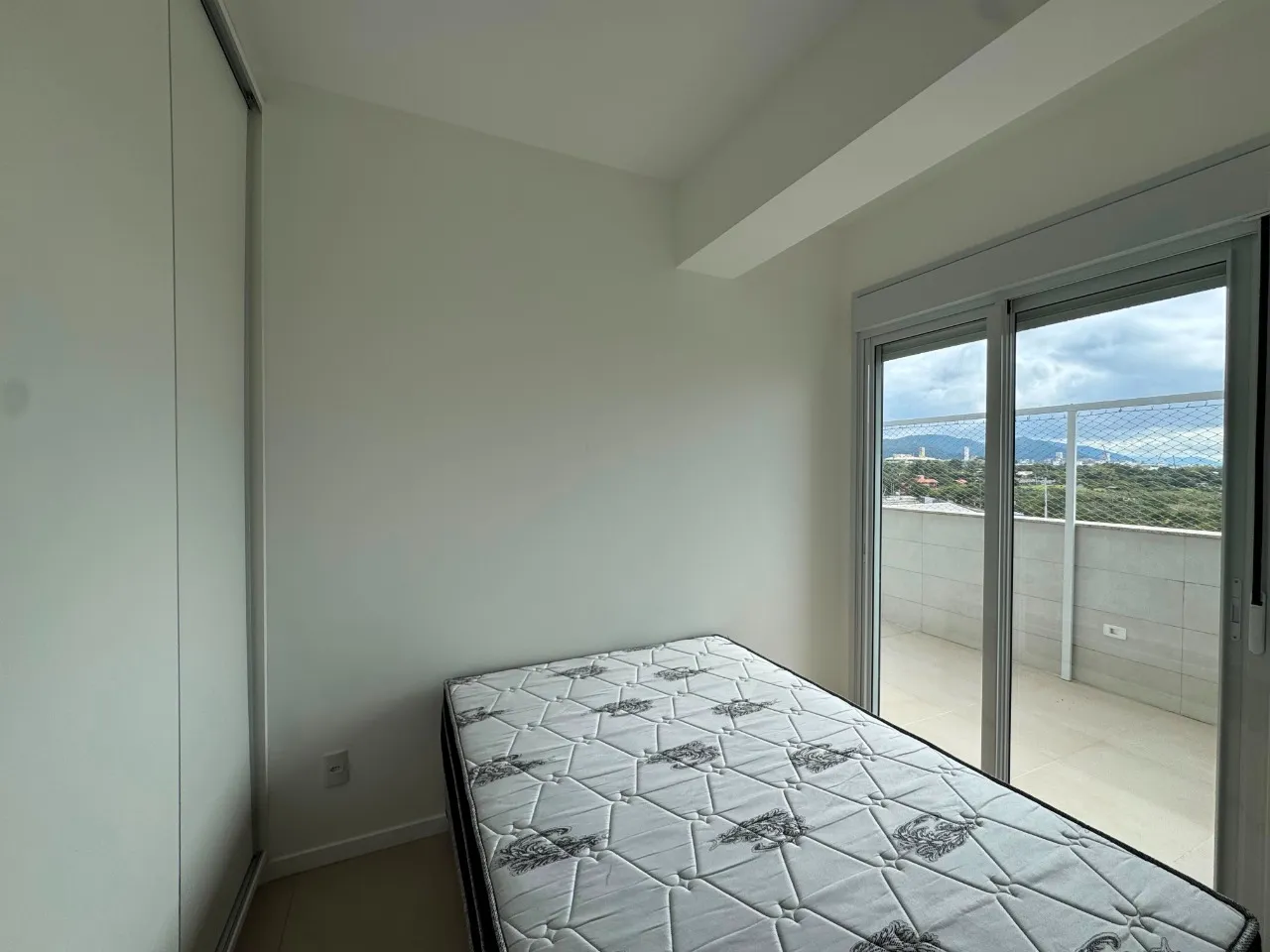 3-bedroom apartment in a building with a pool — photo 26