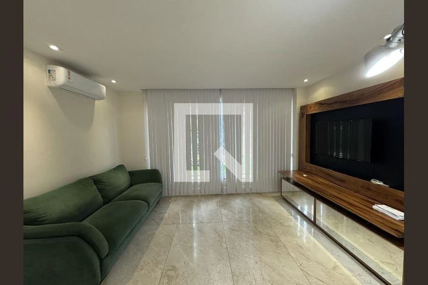 5 quartos e banheira: casa de 1000 m² — photo 2