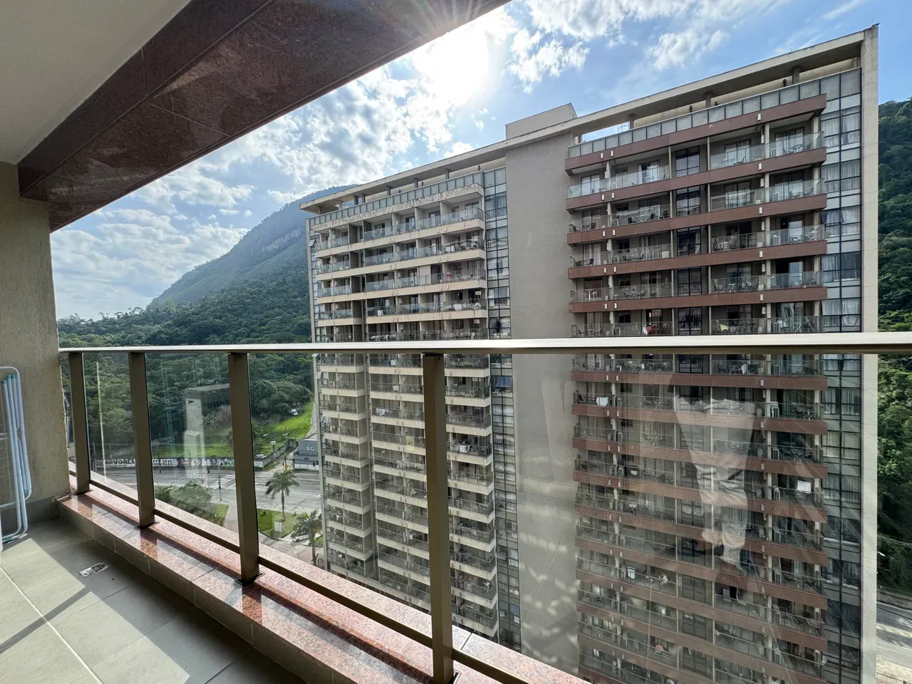 69 m² apartment with a mountain view and a home office — photo 6