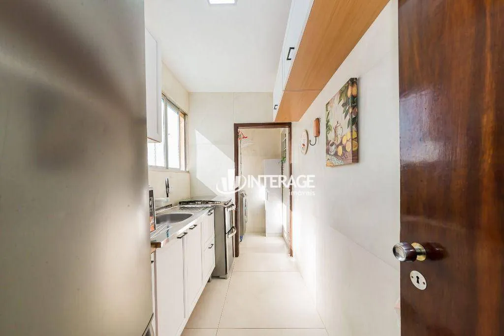 1-bedroom apartment with separate kitchen and parking spot — photo 5