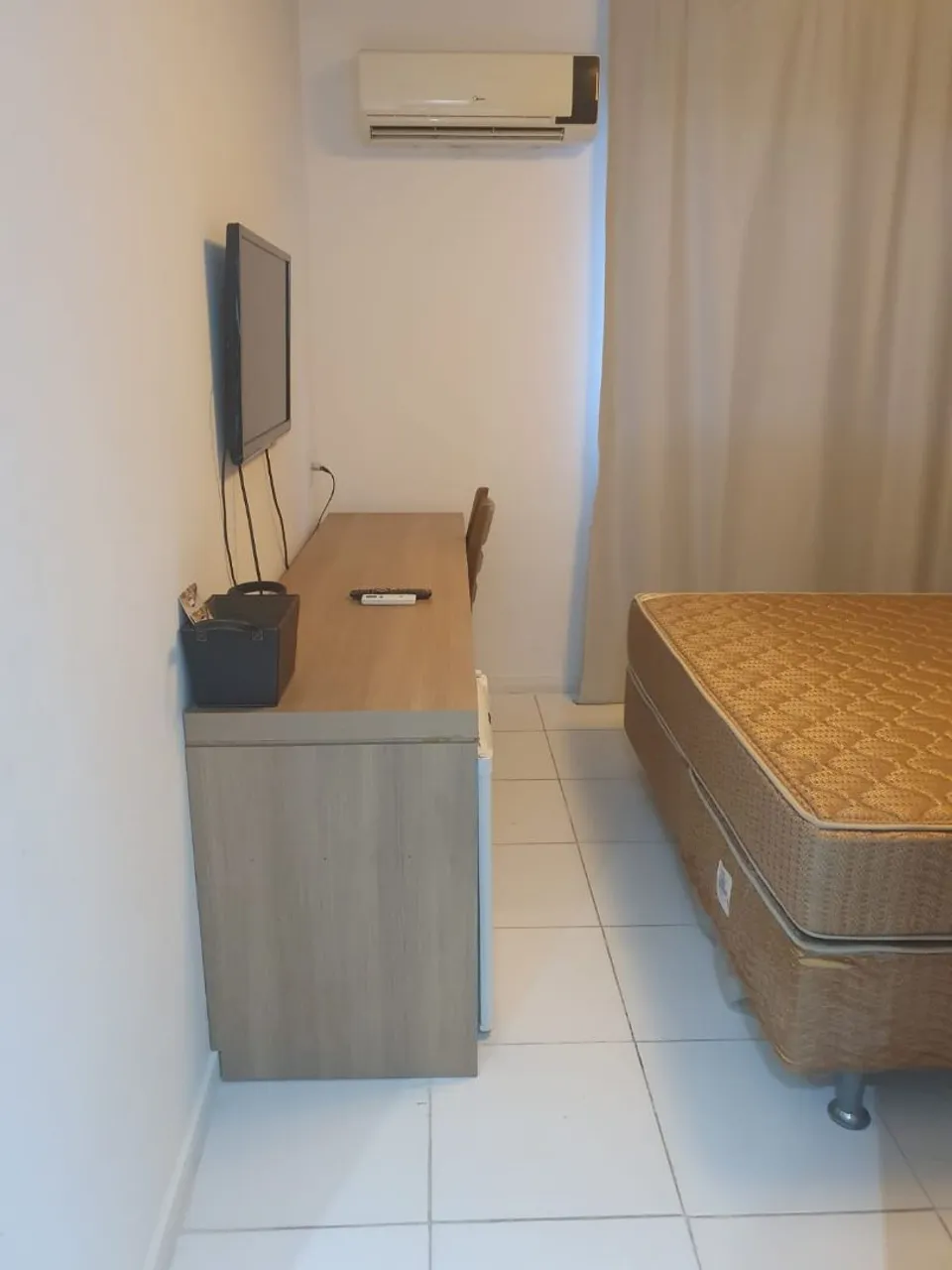 1-bedroom unfurnished apartment with compact kitchen — photo 9