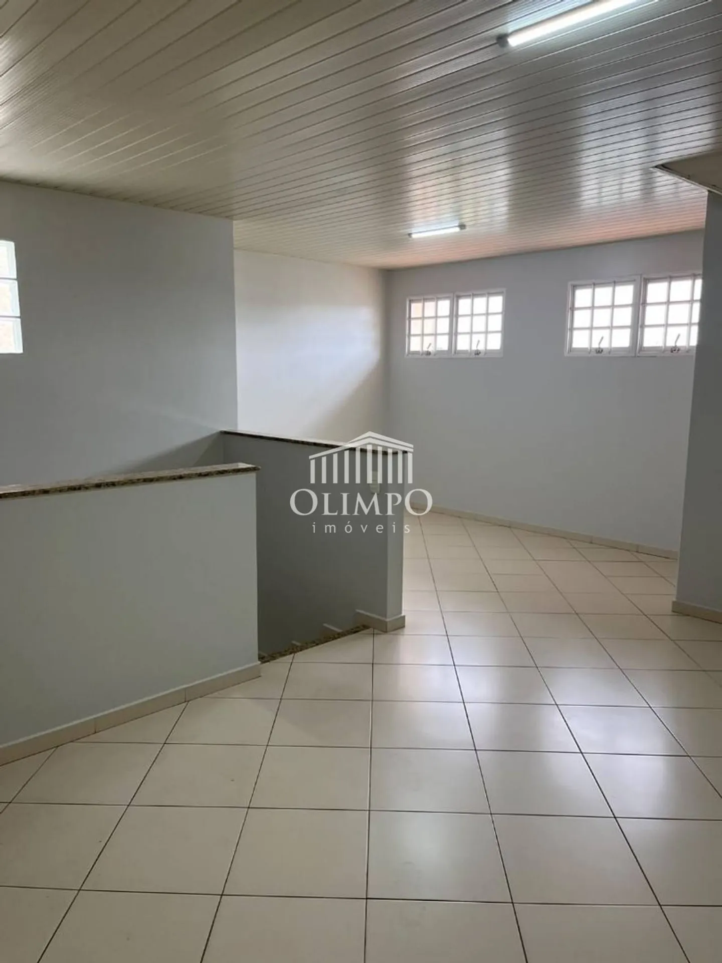 3-bedroom house with a walk-in closet in Curitiba — photo 22