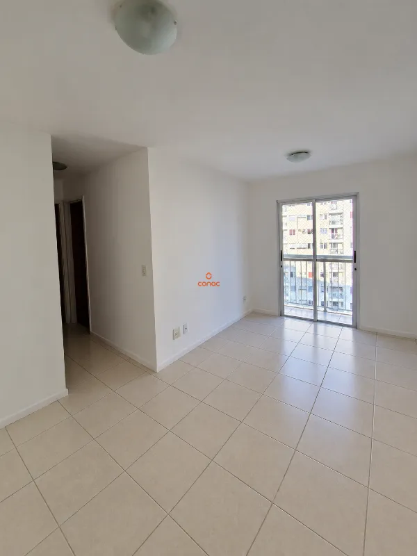 2-bedroom apartment in a building with a gym — photo 8
