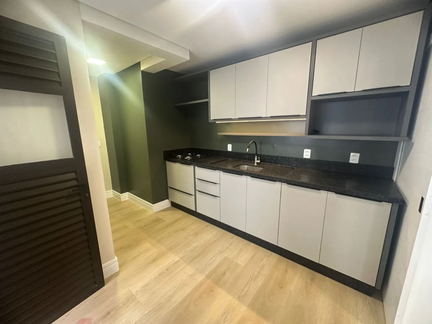 2-bedroom apartment with a water view in Florianópolis — photo 8