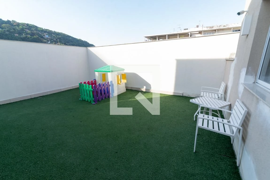 Apartamento com 2 quartos e varanda — photo 51