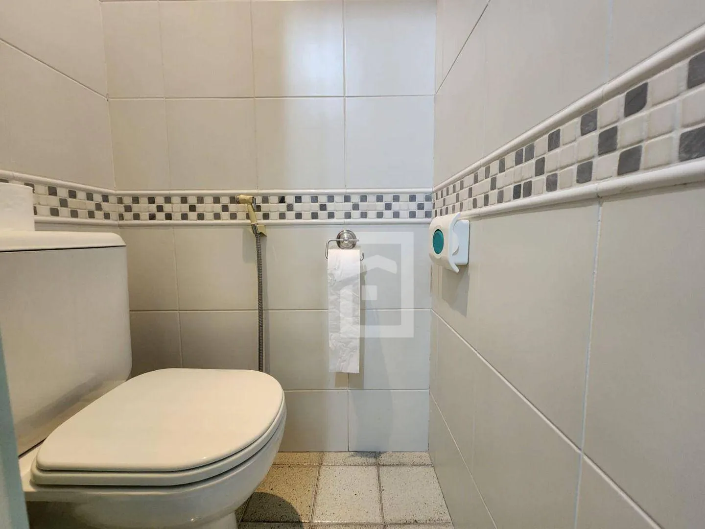 Furnished 3-bedroom apartment with 4 bathrooms — photo 30