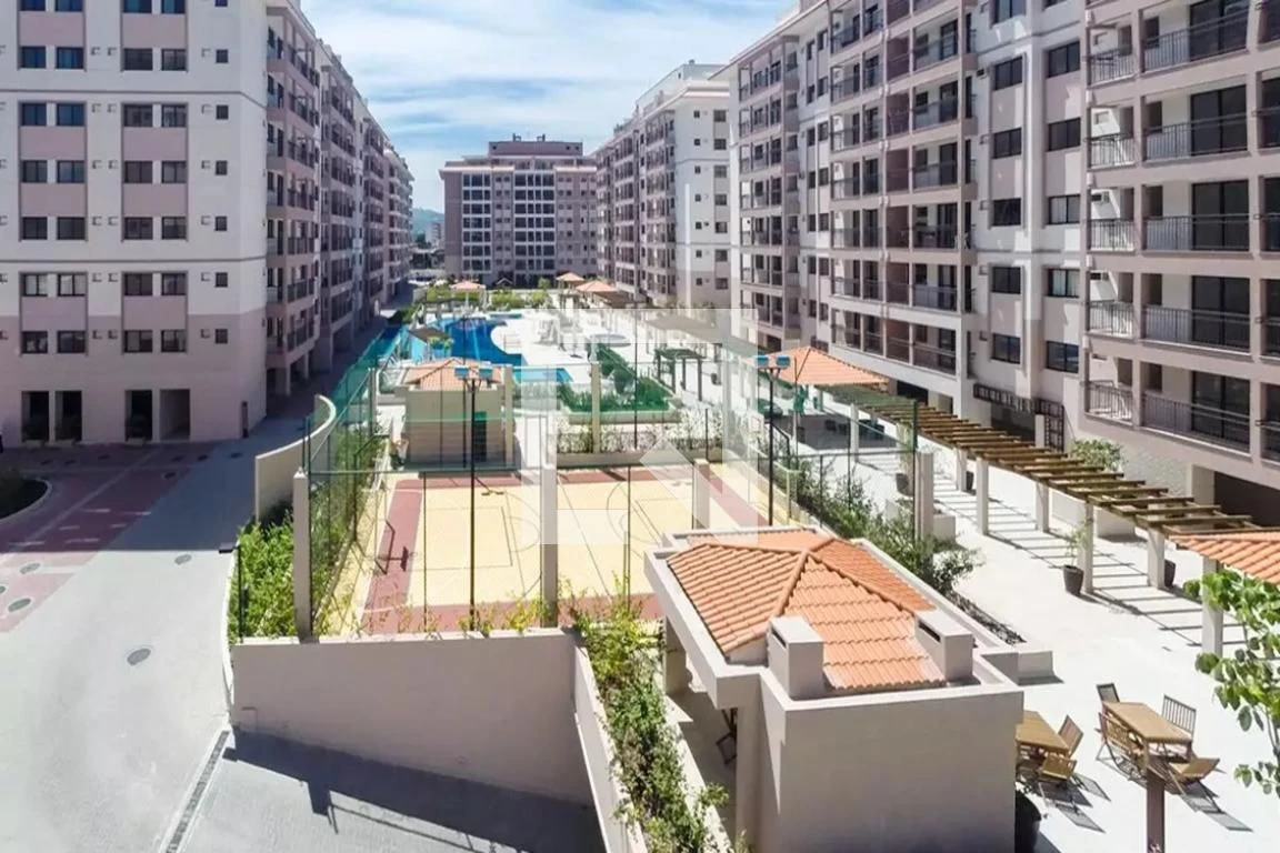 Apartamento de 89 m² com janelas do piso ao teto e closet — photo 11