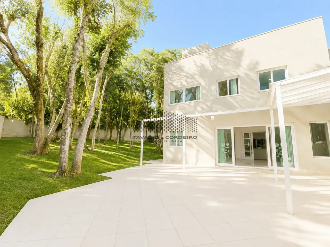 House with 5 bedrooms and 370 m² plus private BBQ — photo 19