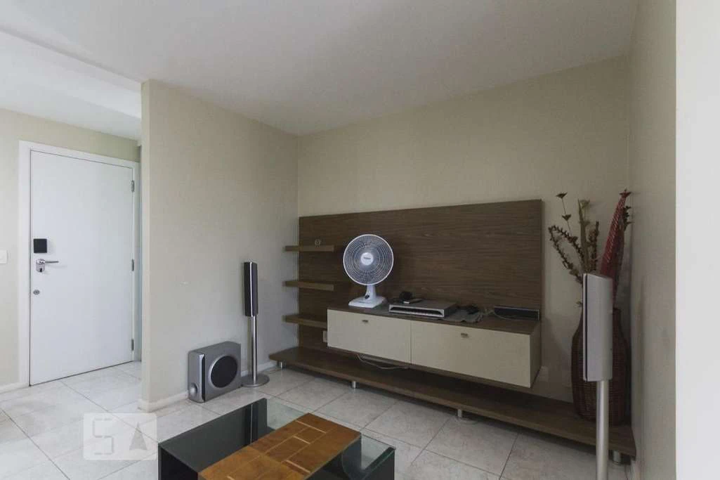 Rental apartment with 2 bedrooms and a glass balcony — photo 8