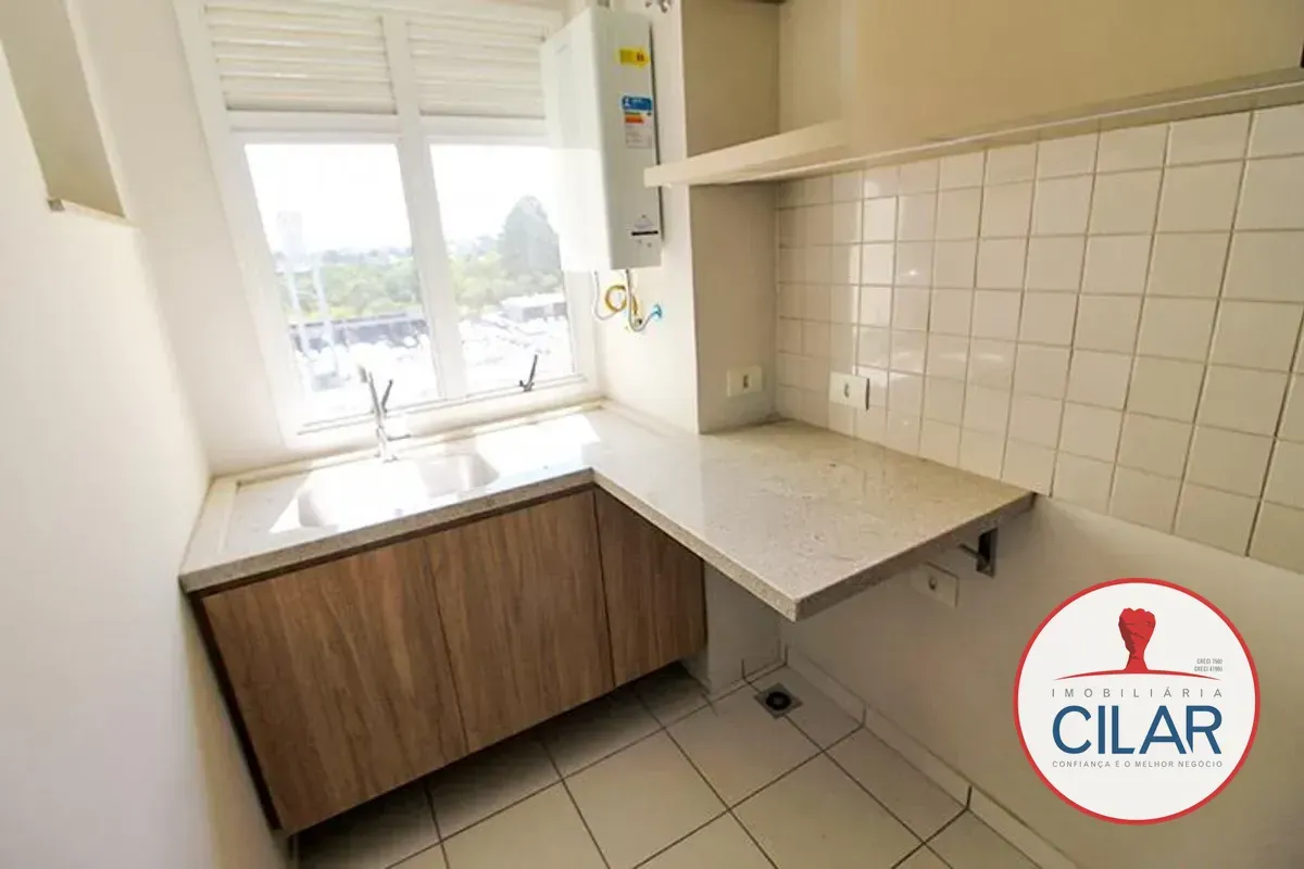 2-bedroom apartment with 1 en-suite and a balcony — photo 3