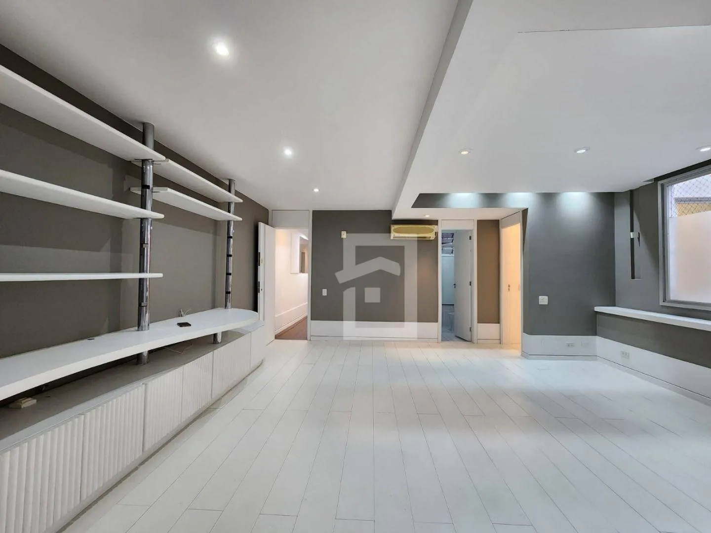 Duplex penthouse with 5 bedrooms and 5 bathrooms — photo 14
