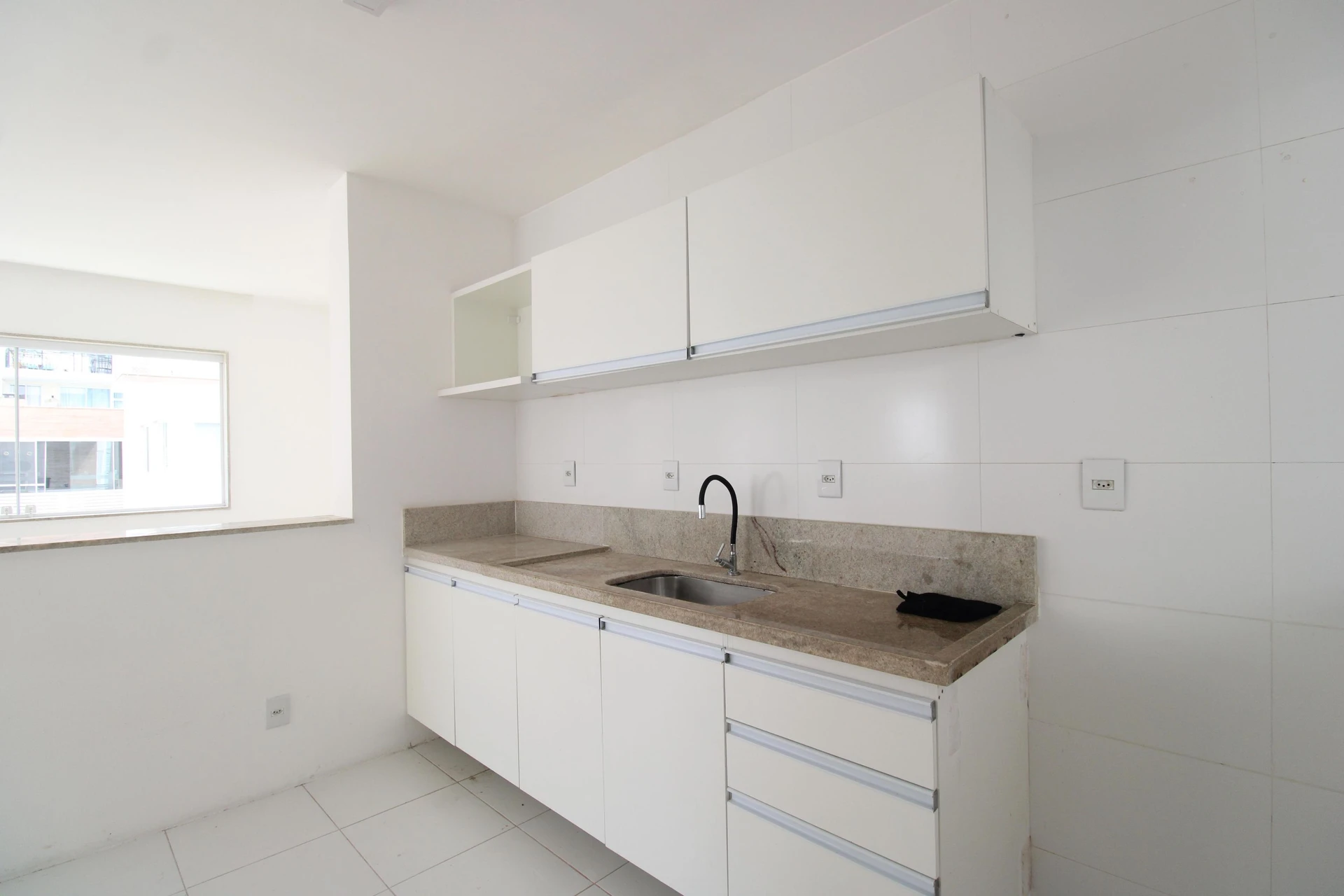 3-bedroom house with a grill on the balcony — photo 12