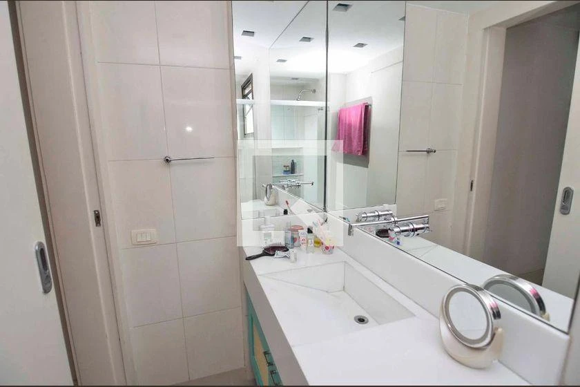 167 m² apartment with open-plan kitchen and 3 bedrooms — photo 32