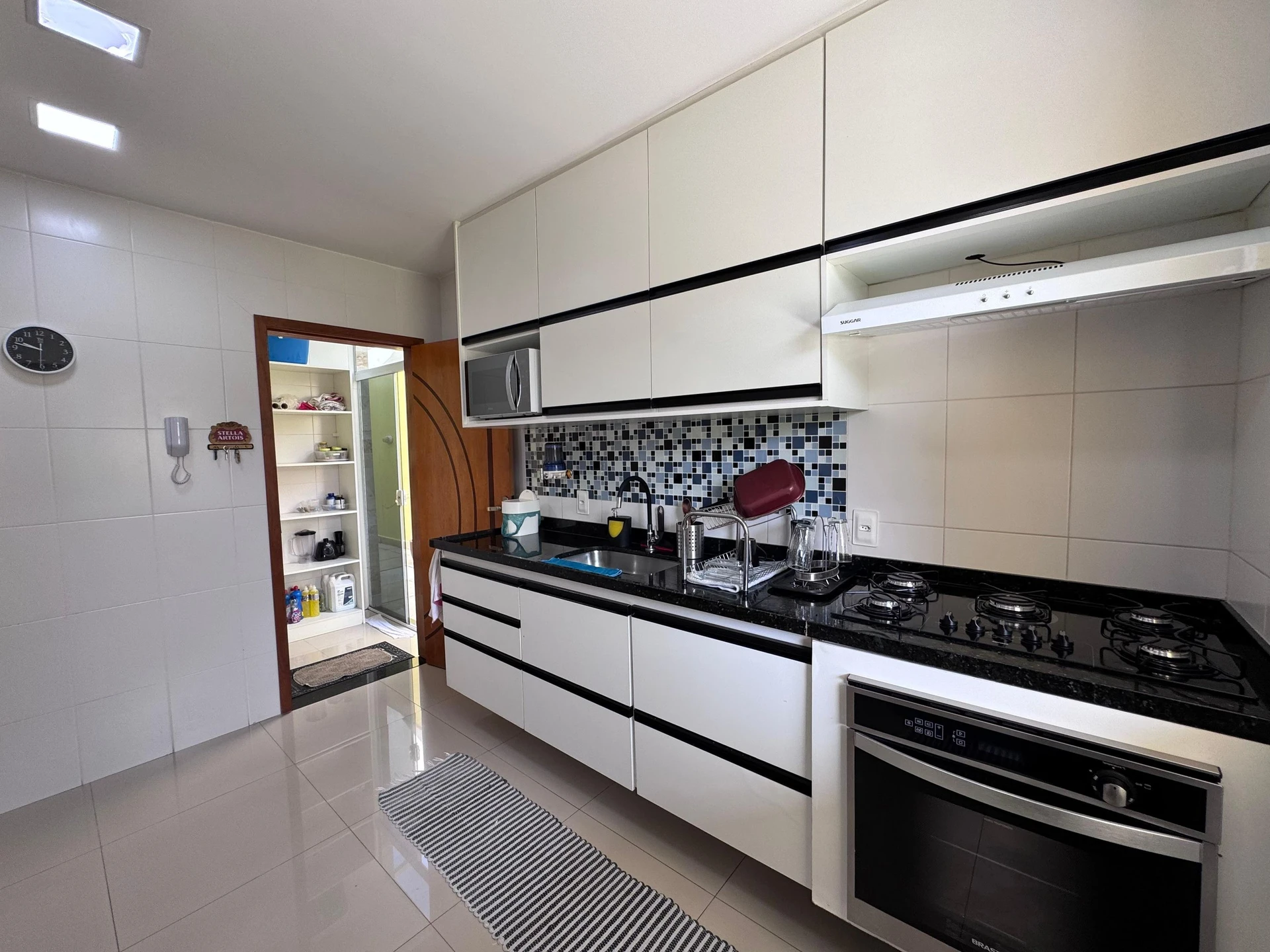 Apartamento amueblado de 4 dormitorios con jardín privado — photo 25