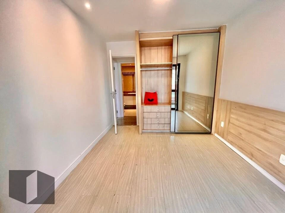 2-bedroom apartment with a home office — photo 21