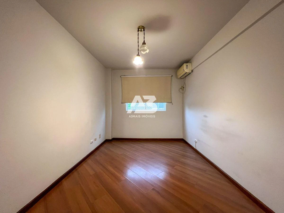 Vestidor y 2 dormitorios: departamento de 139 m² — photo 28