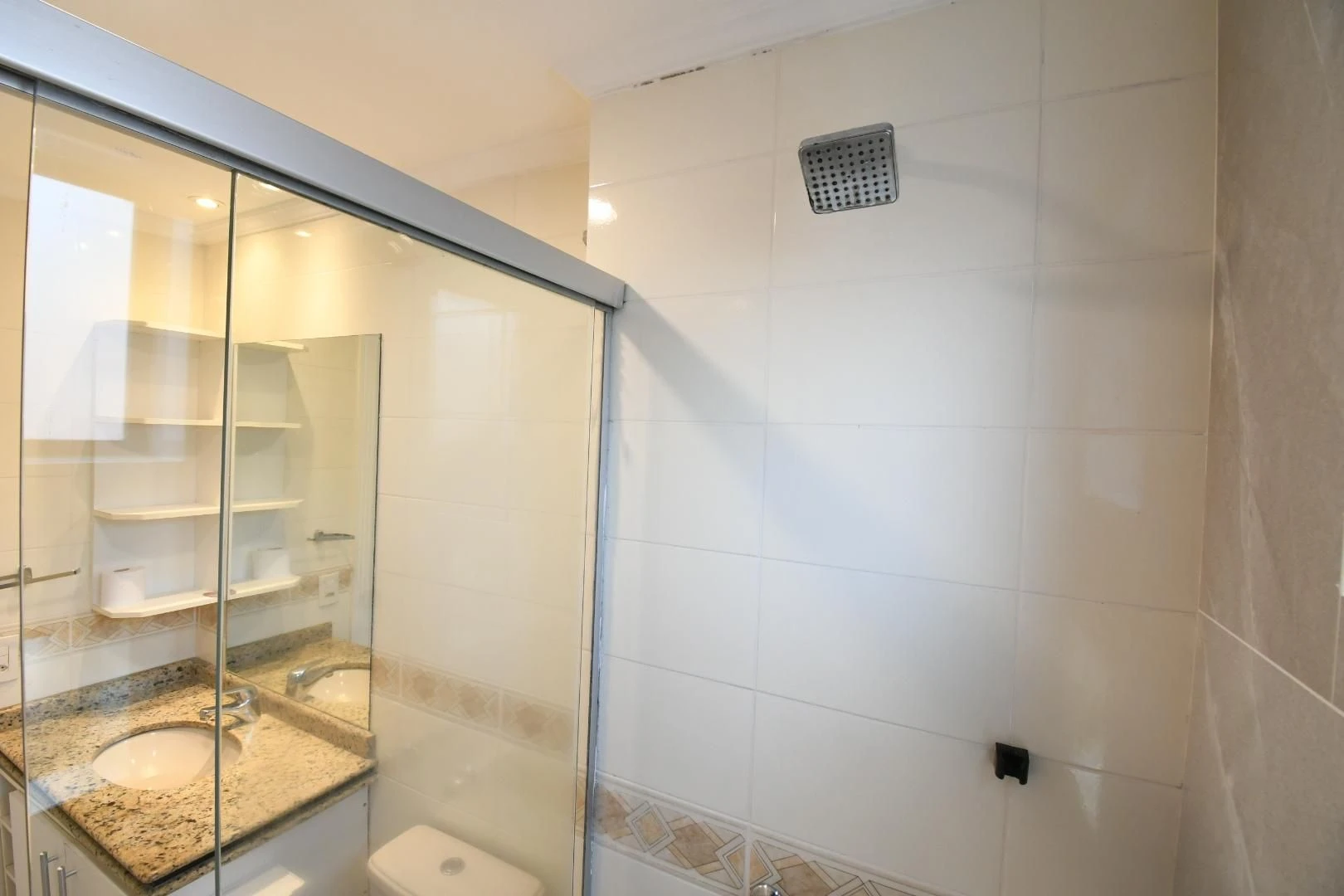 3-bedroom apartment in a building with a gym — photo 19