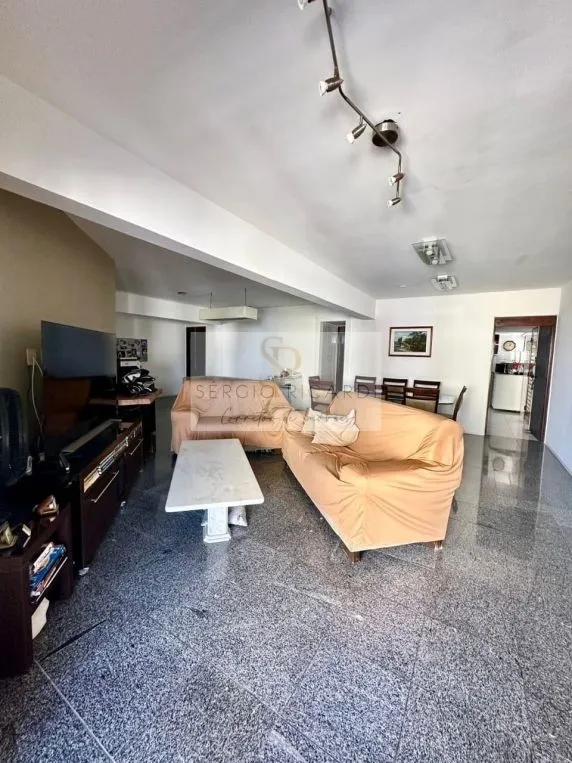Ванна и 3 спальни: квартира 195 м²