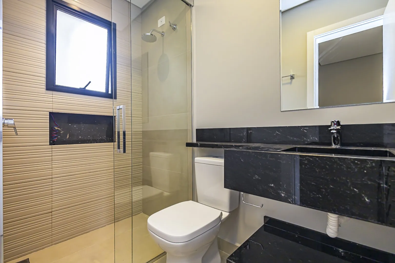 House with 3 bedrooms, 3 baths and 2 parking spots — photo 37