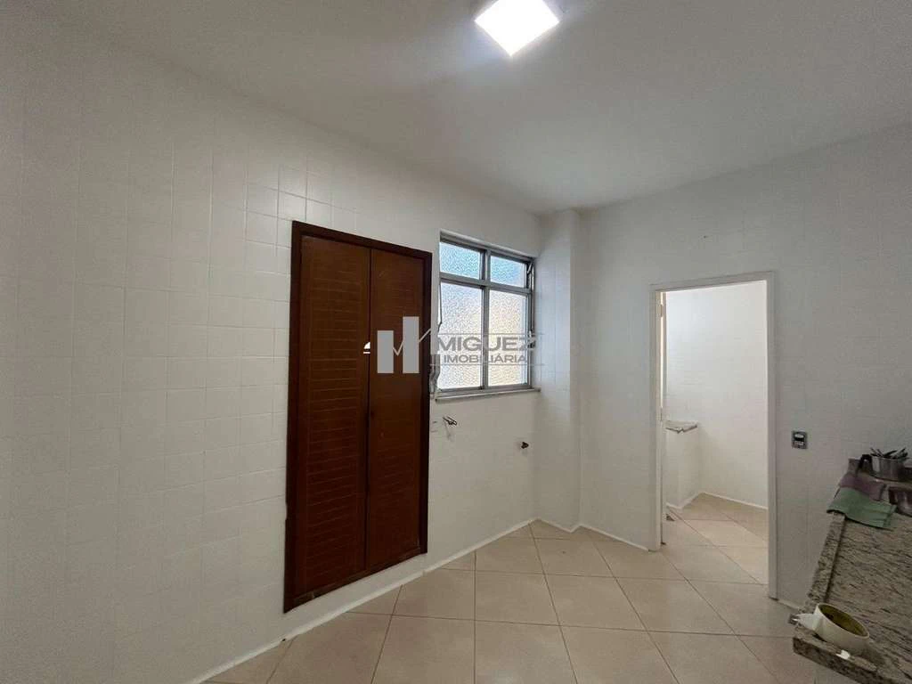 3-bedroom, 3-bath apartment with 1 parking space — photo 21