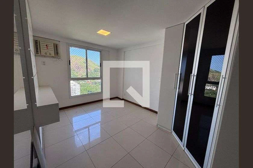 Top-floor apartment with 198 m², 4 bedrooms and 3 parking — photo 9