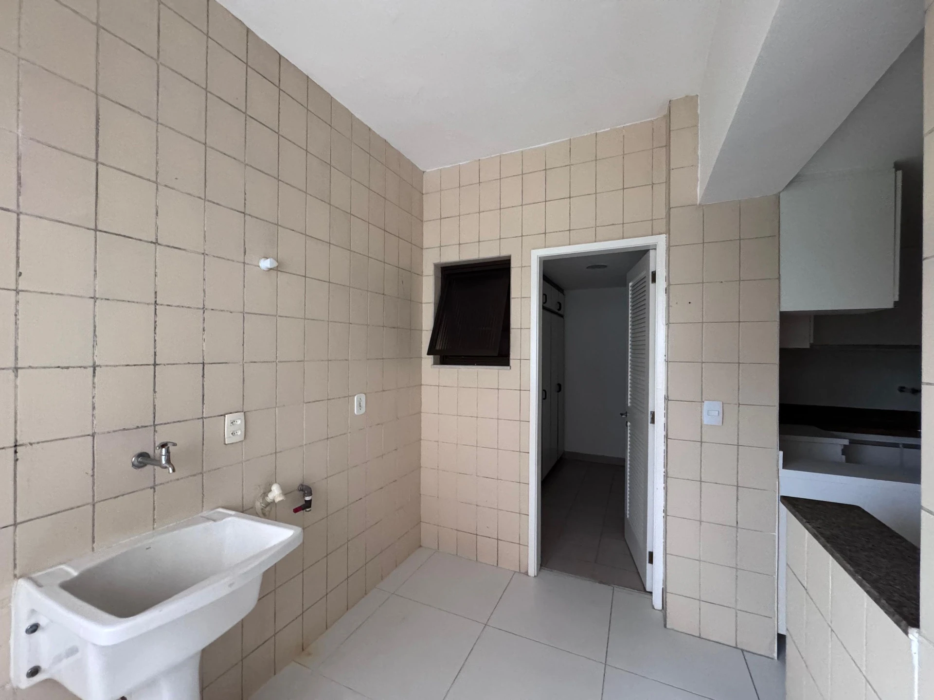 Apartamento de 3 quartos com varanda de vidro — photo 23