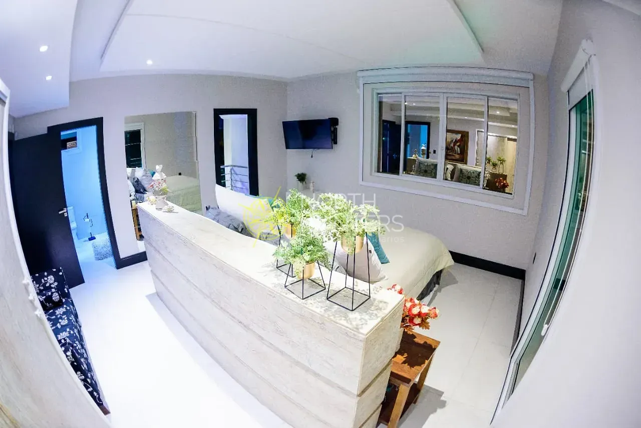 Casa con 5 dormitorios y cocina de concepto abierto — photo 66