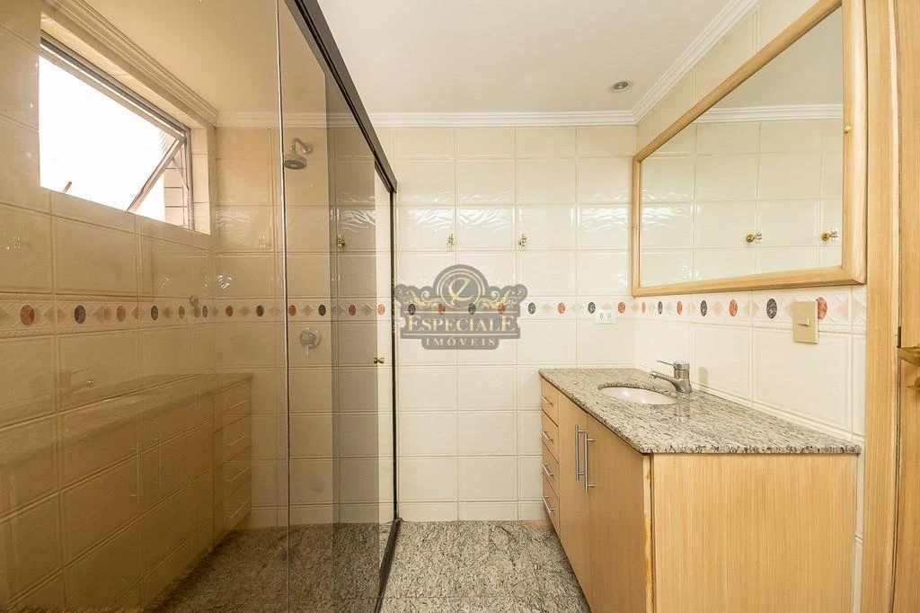 167 m² apartment with a grill on the balcony and a bathtub — photo 30