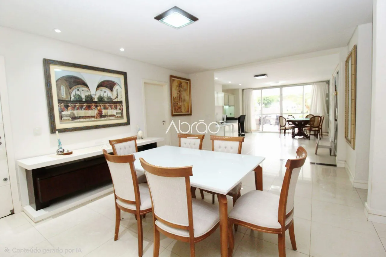 4-bedroom house with a private BBQ area — photo 4