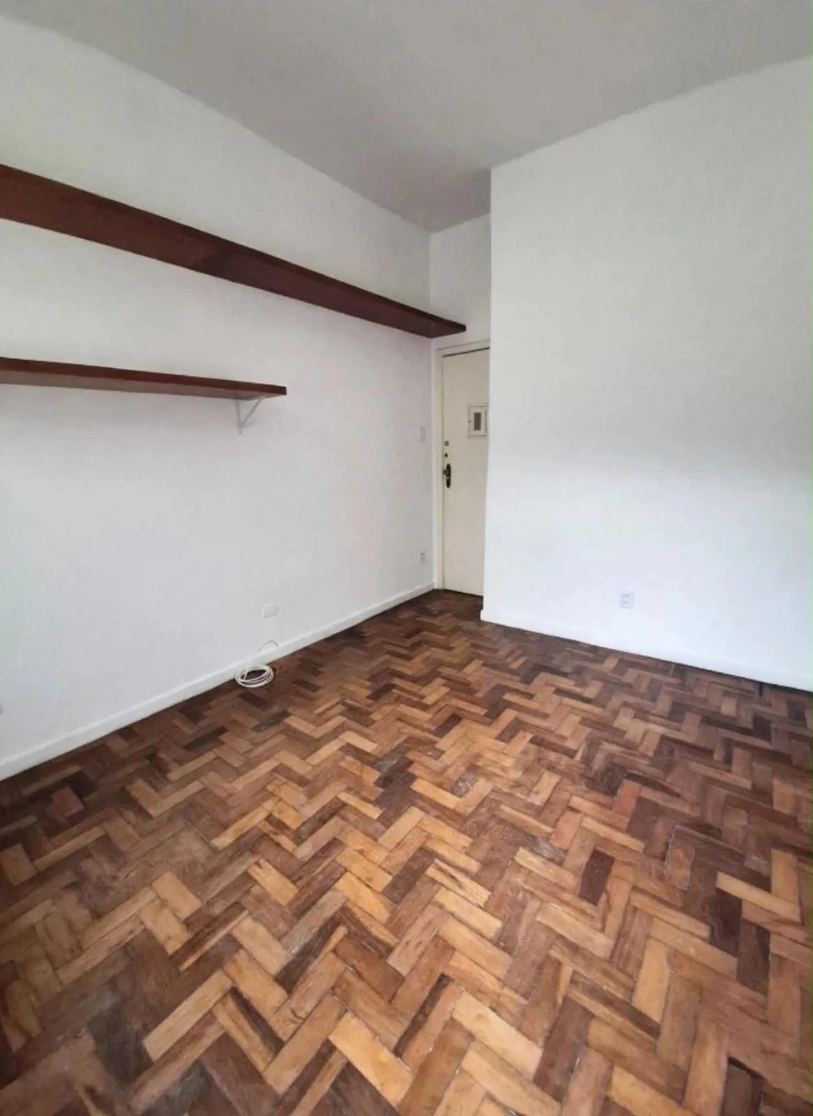 Apartment, 50 m², with wood or laminate floors — photo 4