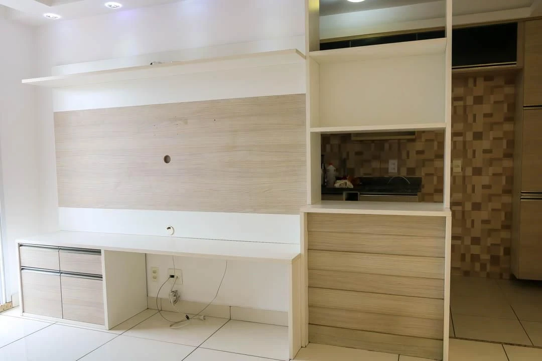 Balcony with a grill in a 2-bedroom apartment, 60 m² — photo 21