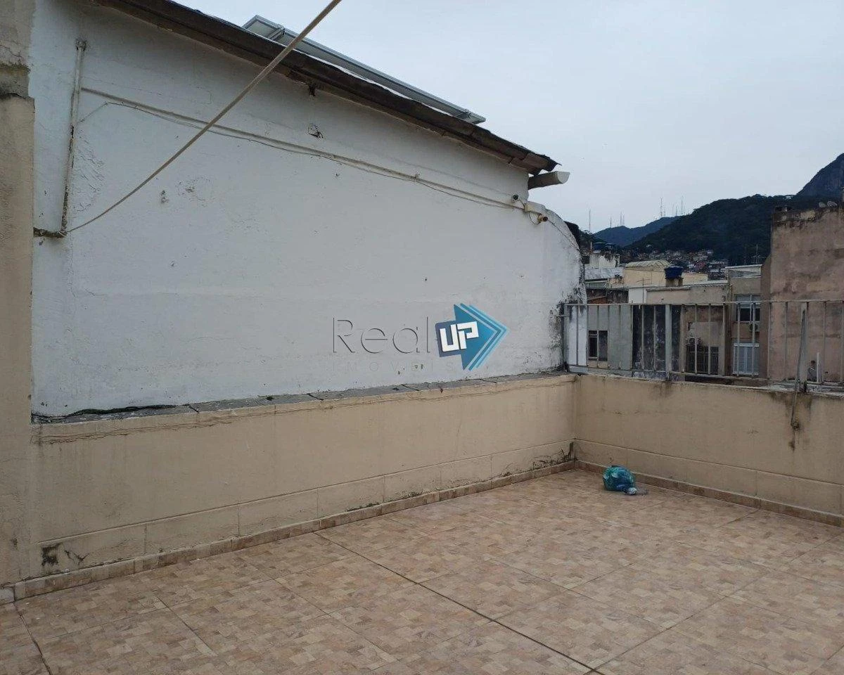 Furnished duplex penthouse with 3 bedrooms and 3 bathrooms — photo 47