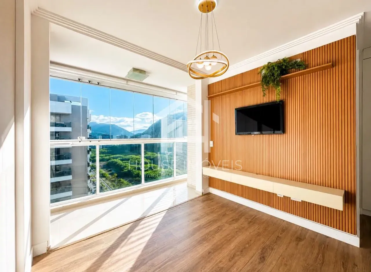 Apartamento com ar-condicionado e varanda envidraçada — photo 2
