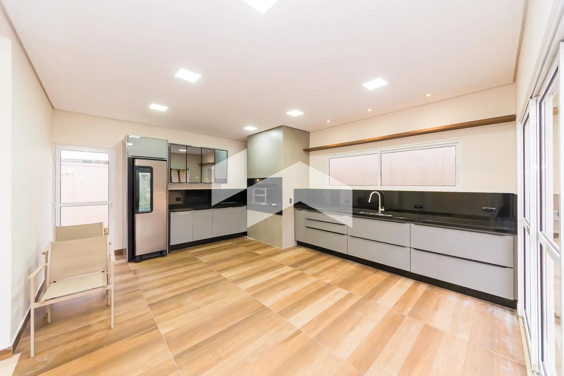 Unfurnished house with 4 en-suite bedrooms and 7 baths — photo 19
